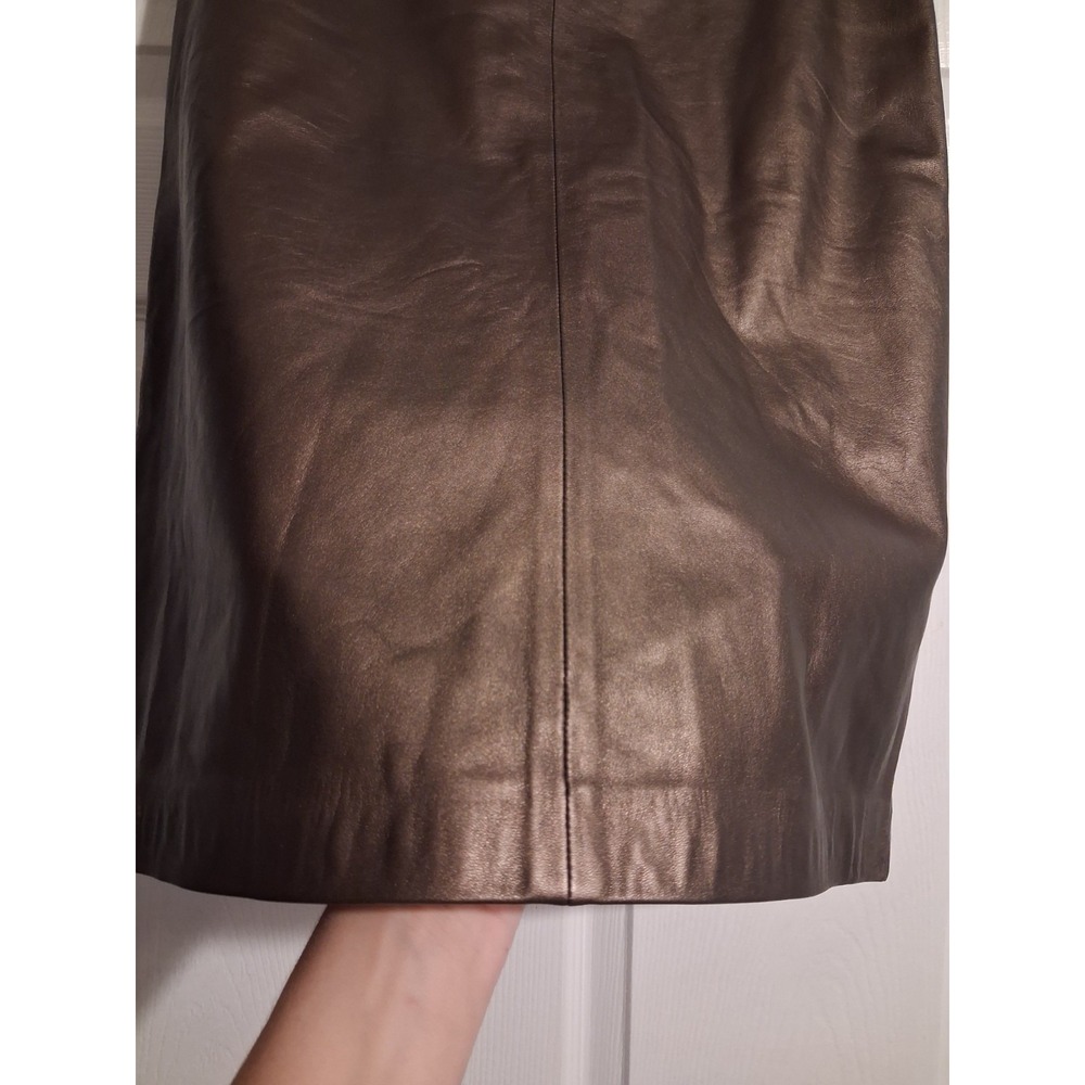 Ann Taylor Bronze Metallic 100% Leather Knee Skirt Size 8 Y2K Minimalist Midi - Picture 3 of 9